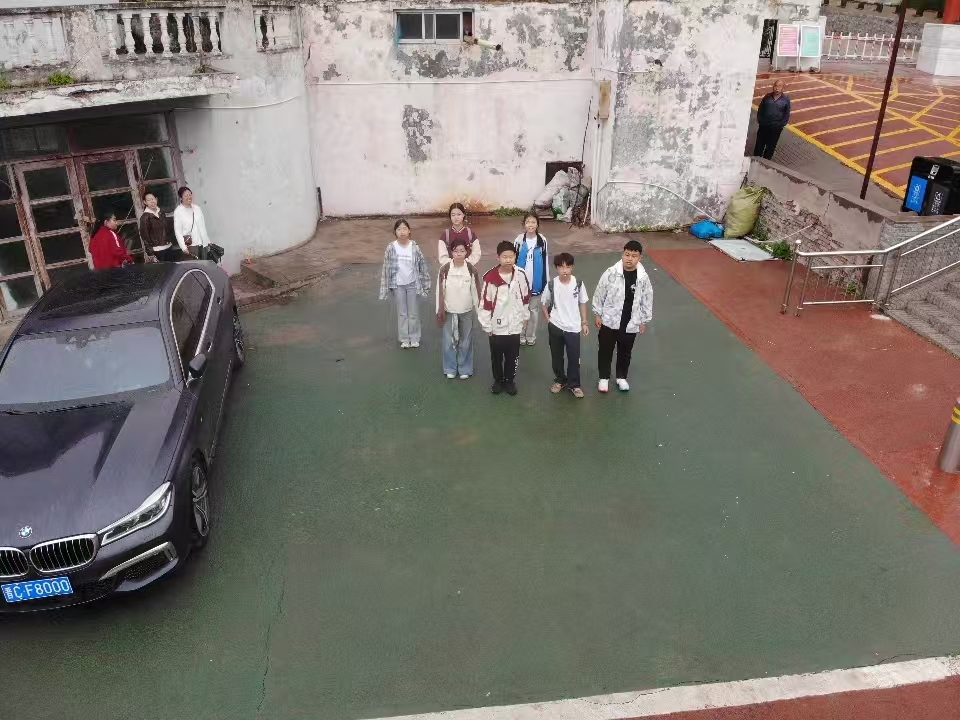 爬山活动航拍